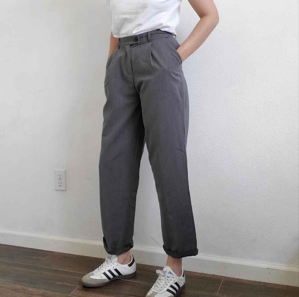 women's pleated pants